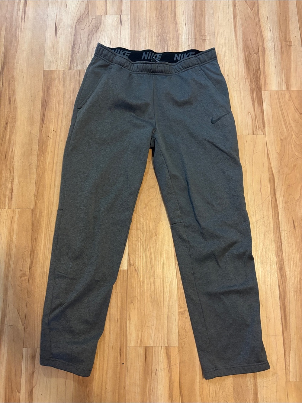 Nike Men's Dark Gray Athletic Joggers